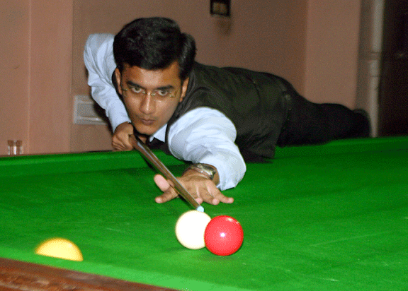 Kunal Agarwal performs on his way to State junior billiards title in Bhubaneswar on September 26, 2008.