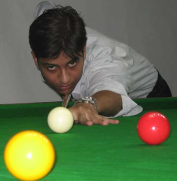 Mohammad Reza in action during the 1st CSA All-Orissa Open Snooker Tournament in Bhubaneswar on April 17, 2009.