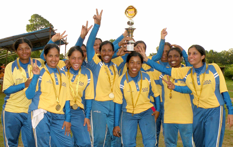 Women`s Fed Cup baseball champions Delhi team in Cuttack on <b>July 14, 2009.