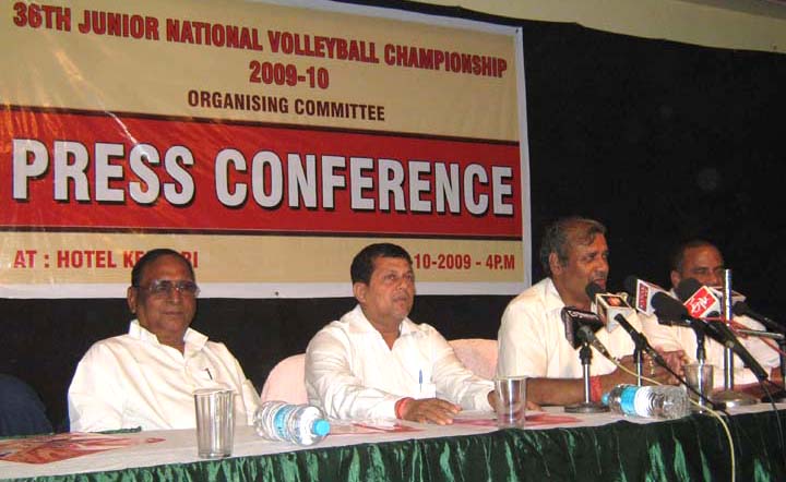 Officials of the organising committee brief about the staging of the 36th Junior National Volleyball Championship in Bhubaneswar on <b>Oct 14, 2009.