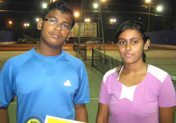 Orissa tennis player <b>Susita Das </b>(R) with her brother <b>Shreyas </b>at the KDTA Open tennis tournament in Bhubaneswar on <b>Nov 9, 2008.