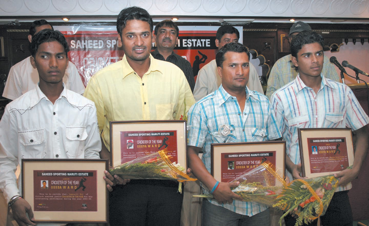 (Left to Right) Lagnajit Bej, Debasis Mohanty, Pravanjan Mullick and Govind Ranjan Podar with the Maruti Estate Saheed Sporting Cricketer of the Year Awards in Bhubaneswar on April 16, 2008.
