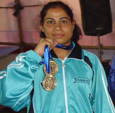Odisha lifter Minati Sethi at the Senior National Championship in Berhampur on Dec 25, 2011.