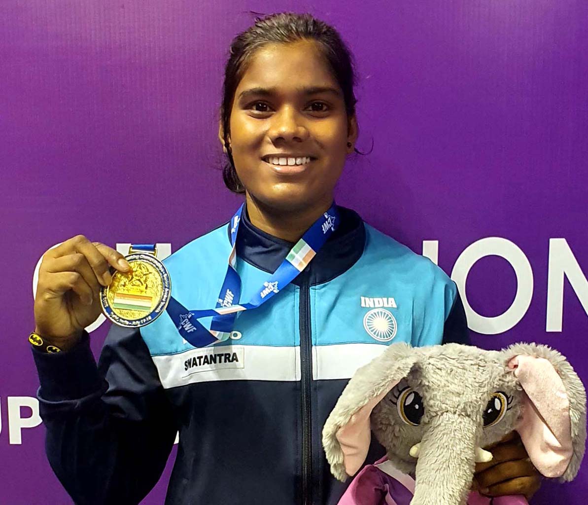 Odisha lifter Mina Santa poses with her gold medal at the Commonwealth Weightlifting Championships in Greater Noida, Uttar Pradesh on 12 July 2023.