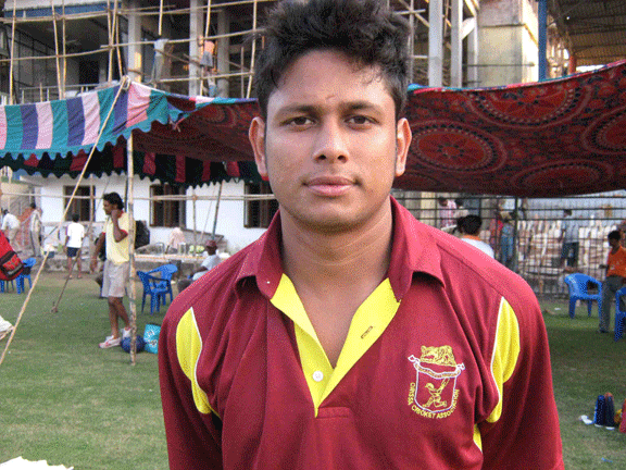 Orissa Ranji team`s medium pace bowler Pritamjeet Das at Barabati Stadium, Cuttack on Oct 18, 2008.