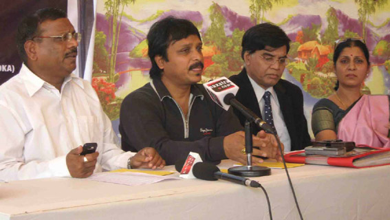 Organising officials of the Indian Open Kickboxing Championship brief about the event in Bhubaneswar on Dec 17, 2008.