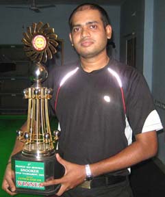 <b>Subrat Das </b> with the 5th Pradeep Sen Memorial Snooker Trophy in Bhubaneswar on <b>May 18, 2009.