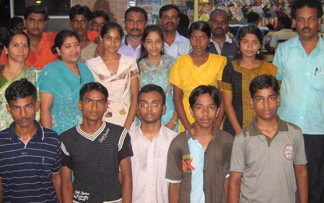 Orissa squad for National Sub-junior Soft Tennis Championship leaves Bhubaneswar on <b>May 21, 2009.