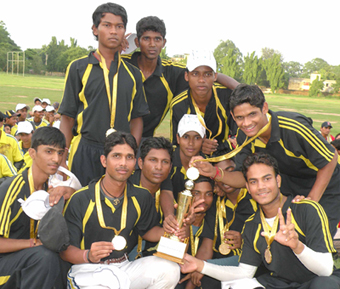 East Zone men`s baseball champion Orissa team in Cuttack on <b>July 14, 2009.