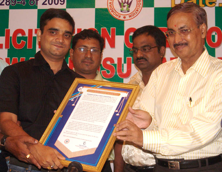 Orissa IM <b>Swayangsu Satyapragyan </b> is felicitated in Bhubaneswar on <b>Sept 23, 2009.