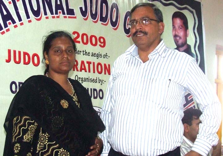 Orissa State Judo Association secretary Gitanjali Panda (L) with Judo Federation of India secretary Mukesh Kumar in Bhubaneswar on <b>Oct 2, 2009.
