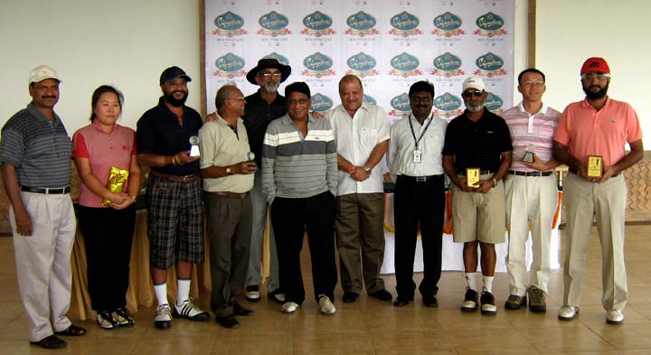 Prize winners and guests at the Signature Club Golf Championship in Bhubaneswar on <b>Nov 22, 2009.